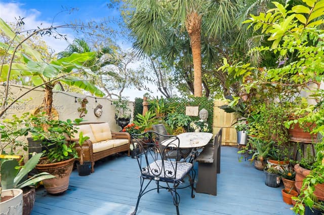 3062 S Oakland Forest Drive 205, sold in Pines Of Oakland Forest W, Oakland Park, FL