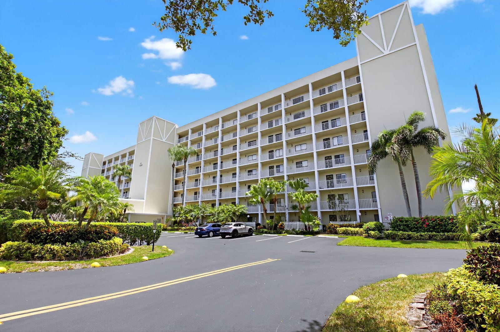 7290 Kinghurst Drive 803, Delray Beach, FL 33446