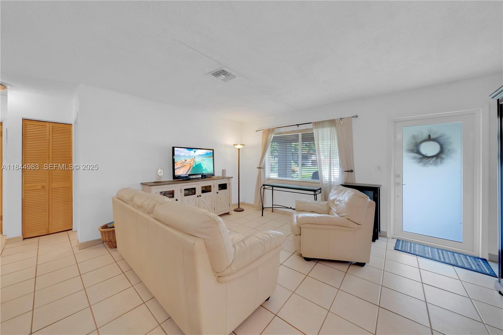 9880 Jamaica Drive, Cutler Bay, FL 33189 photo 12