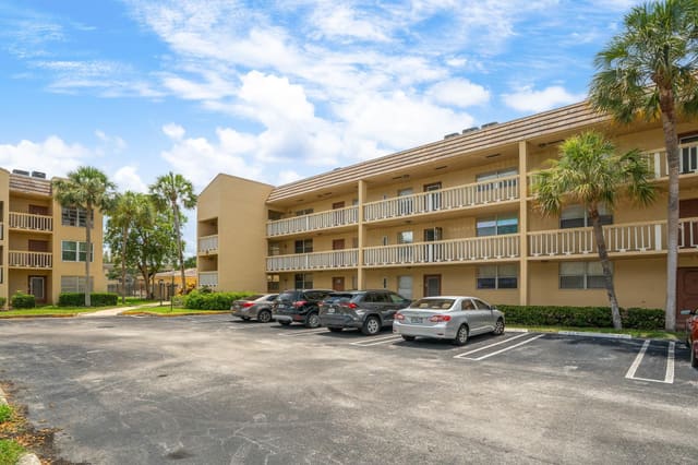 5961 NW 61st Avenue 301, Tamarac, FL 33319