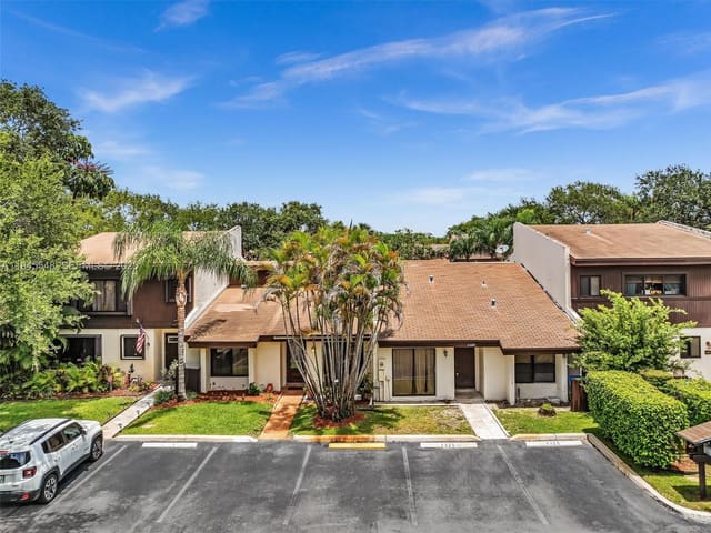 3327 Oak Drive, Hollywood, FL 33021