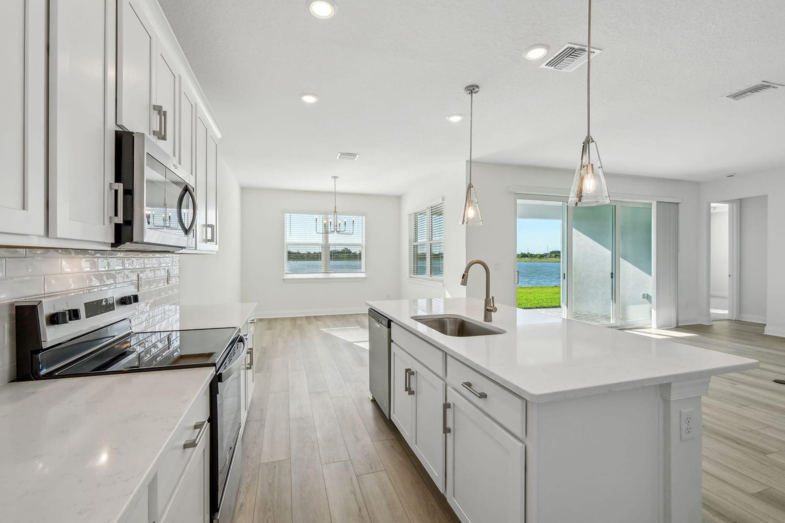 5684 Hampton Park Circle — photo 12