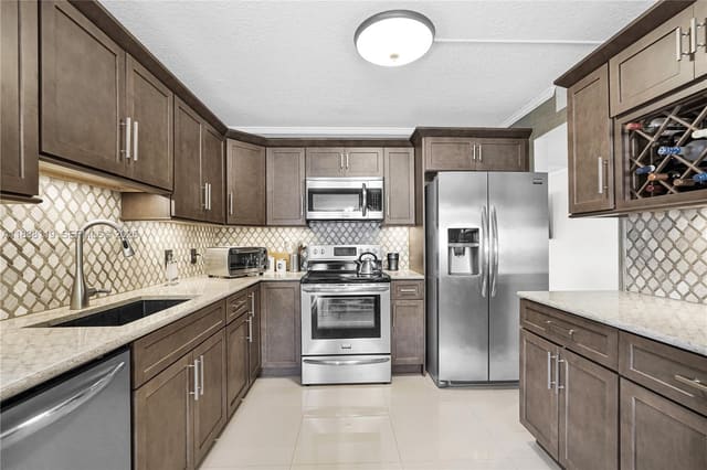 12650 SW 6th Street 101K, Pembroke Pines, FL 33027
