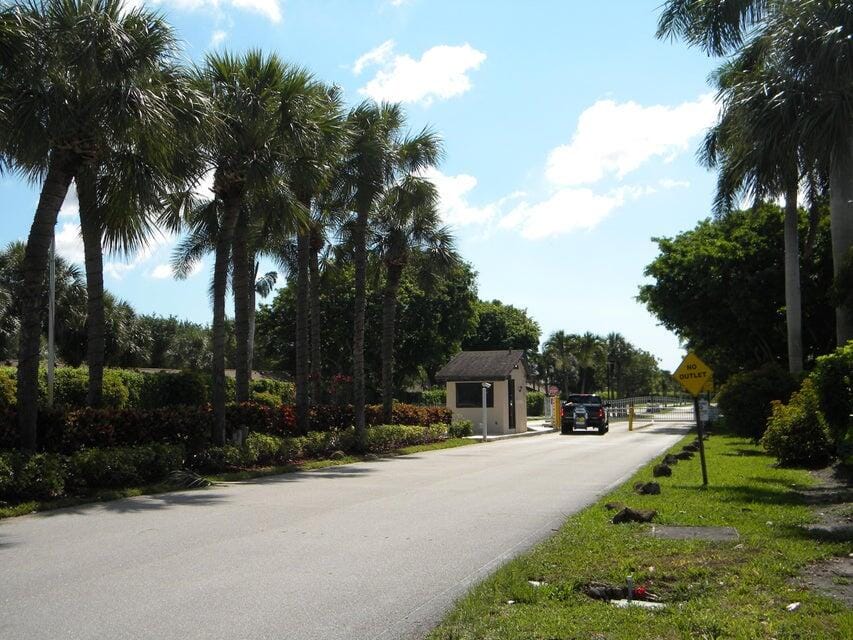 77 Via De Casas Norte, Boynton Beach, FL 33426 photo 8
