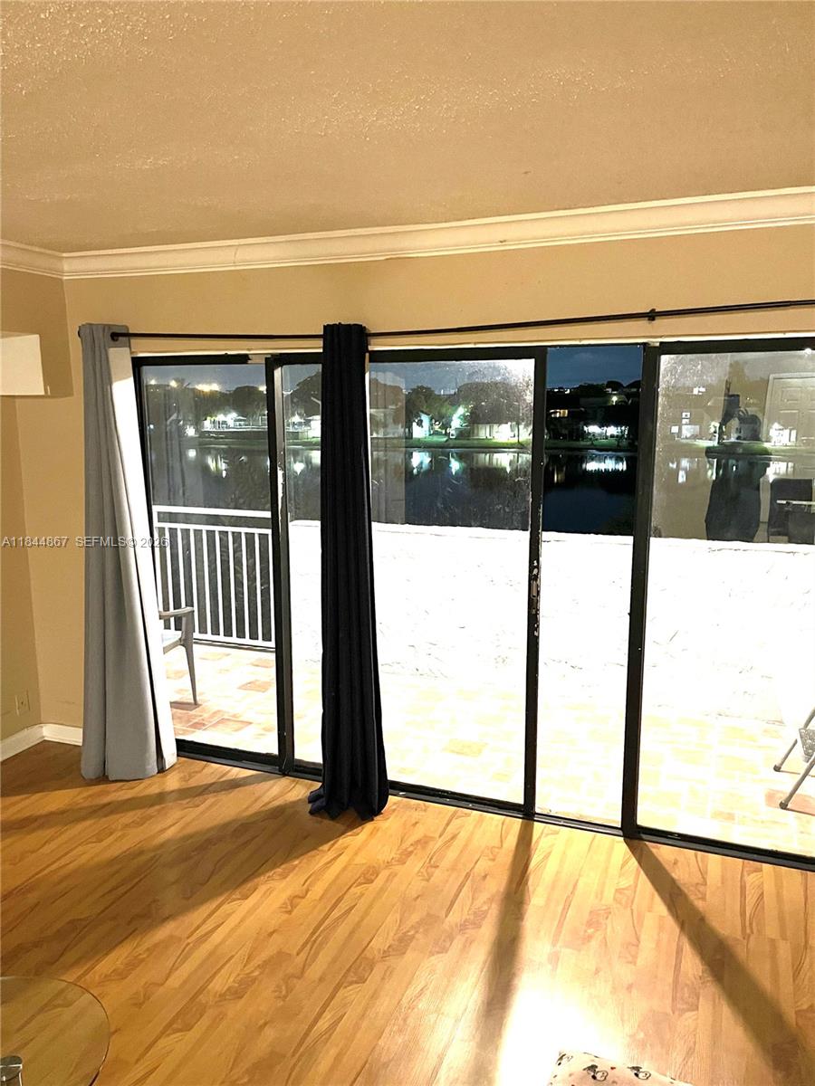 9359 Fontainebleau Boulevard F301, Miami, FL 33172, Miami