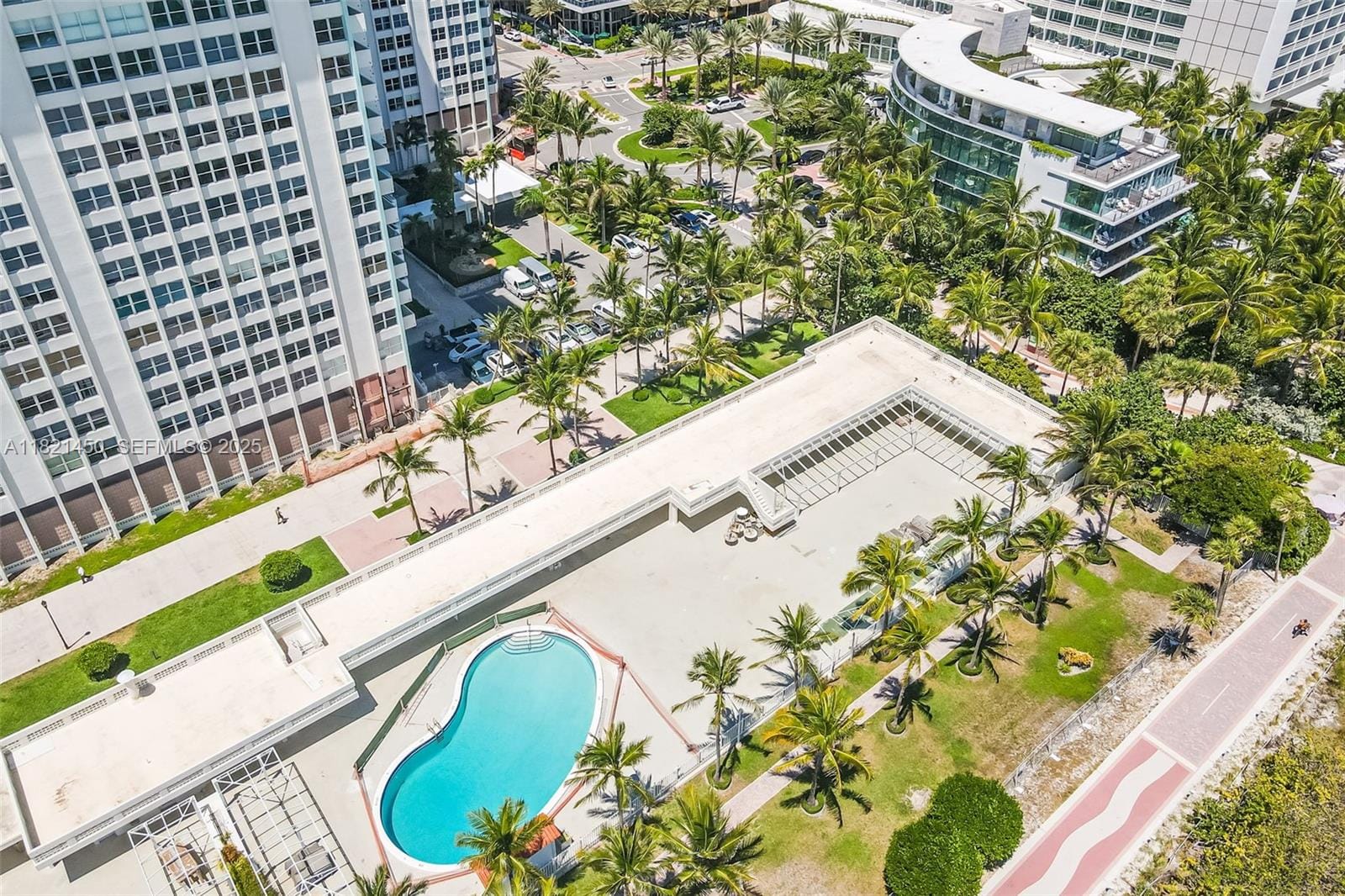 2899 Collins Avenue 821, Miami Beach, FL 33140 photo 4