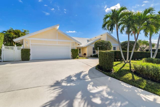 109 Lighthouse Drive, Jupiter Inlet Colony, FL 33469