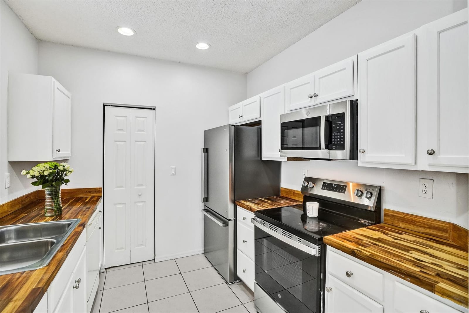 2242 NE 42nd Avenue, Homestead, FL 33033 photo 10