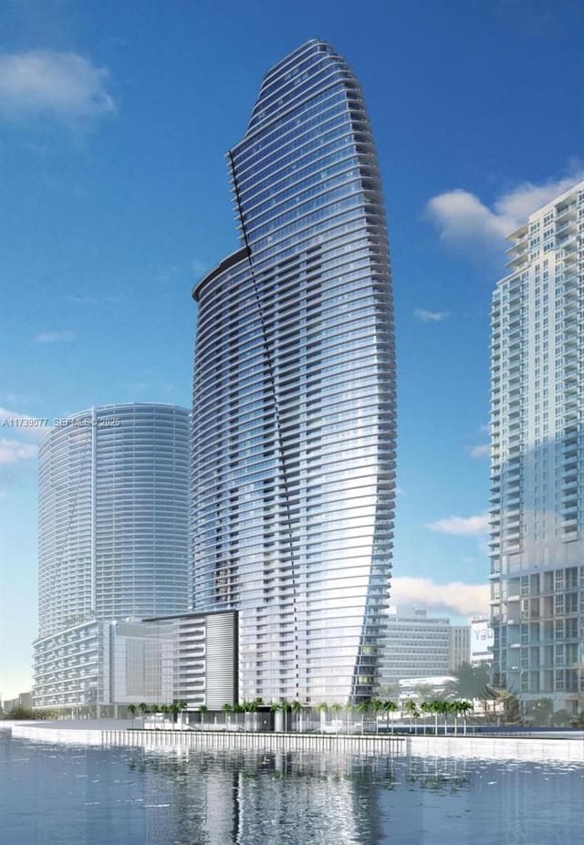 300 Biscayne Blvd Way 2304, Miami, FL 33131