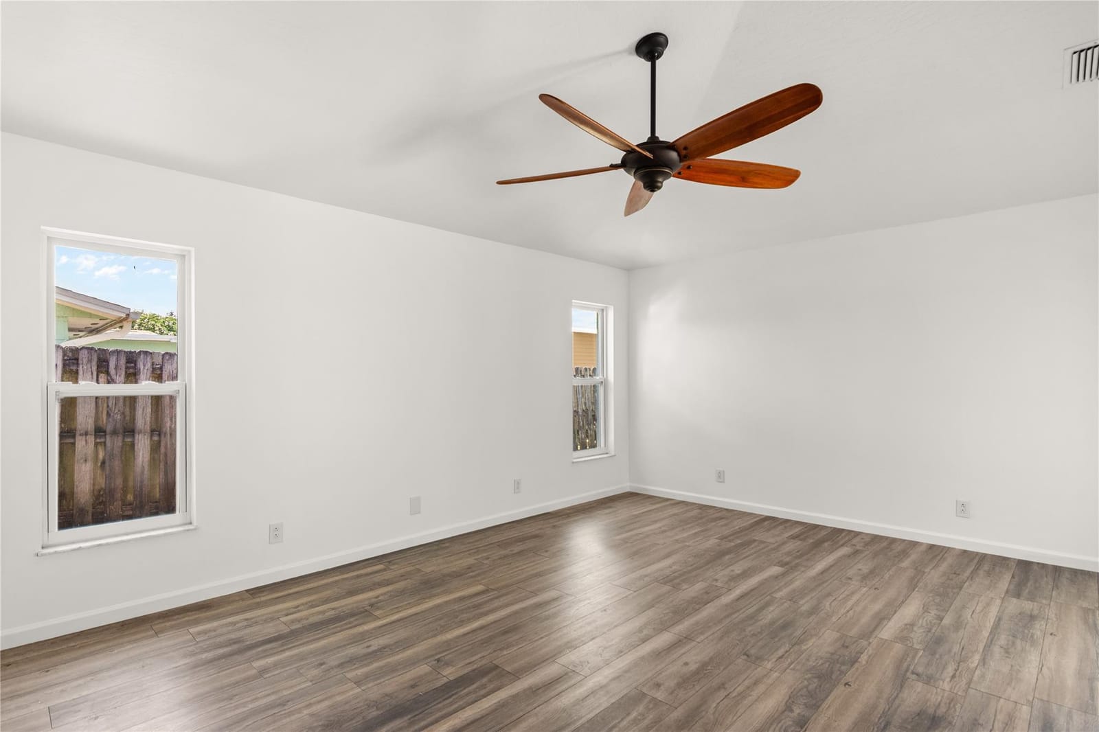 431 Azine Terrace — photo 3