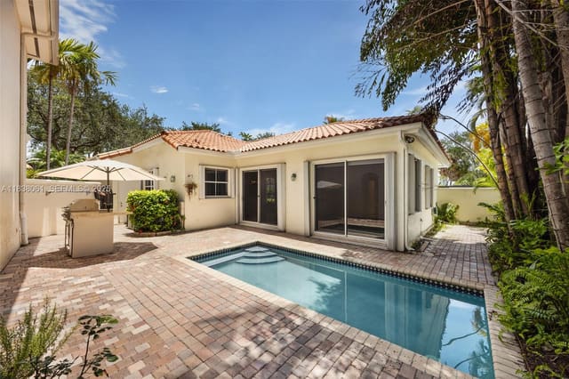 1571 Breakwater Terrace, Hollywood, FL 33019