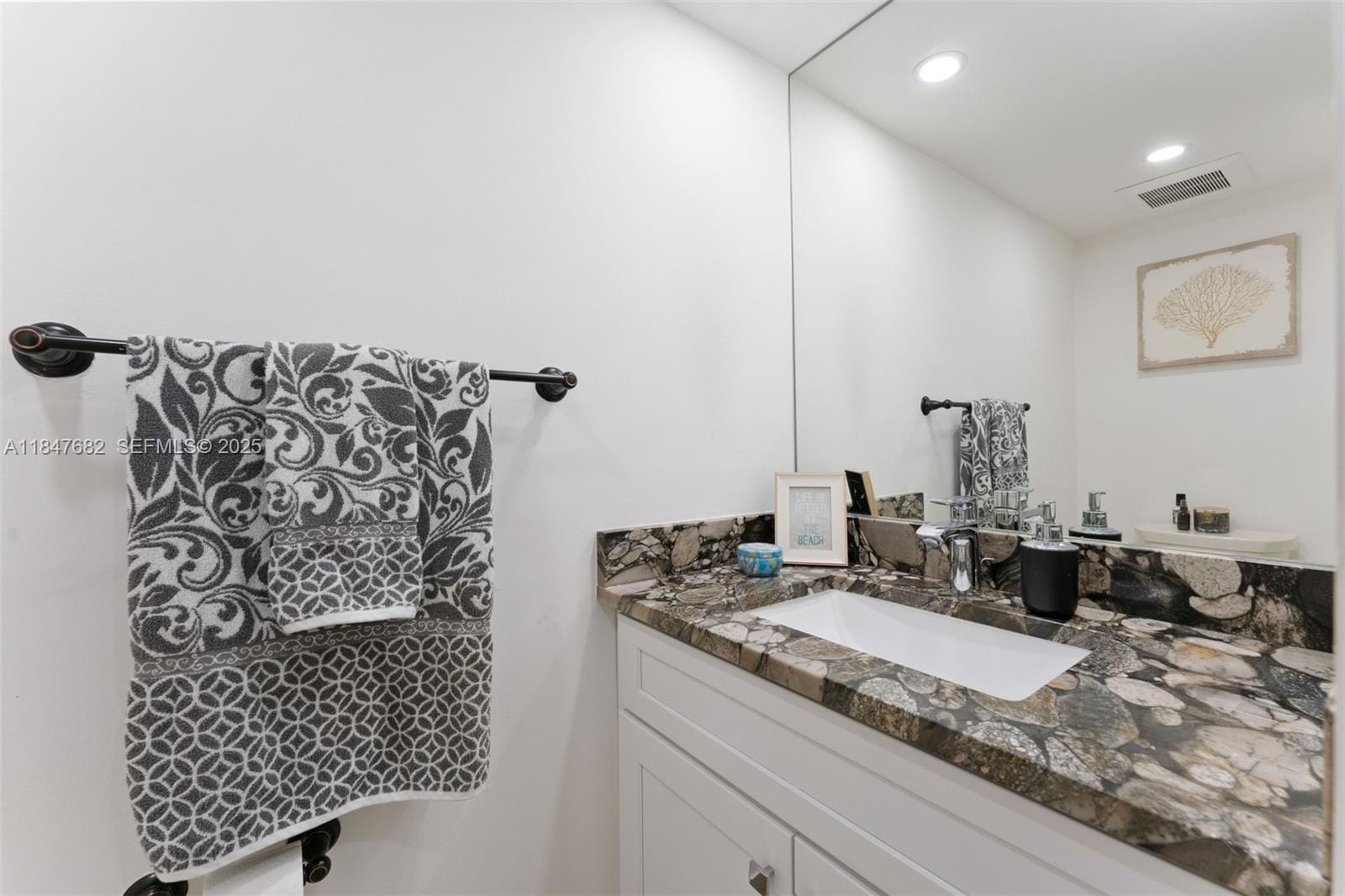 670 Tennis Club Drive 110, Fort Lauderdale, FL 33311 photo 15
