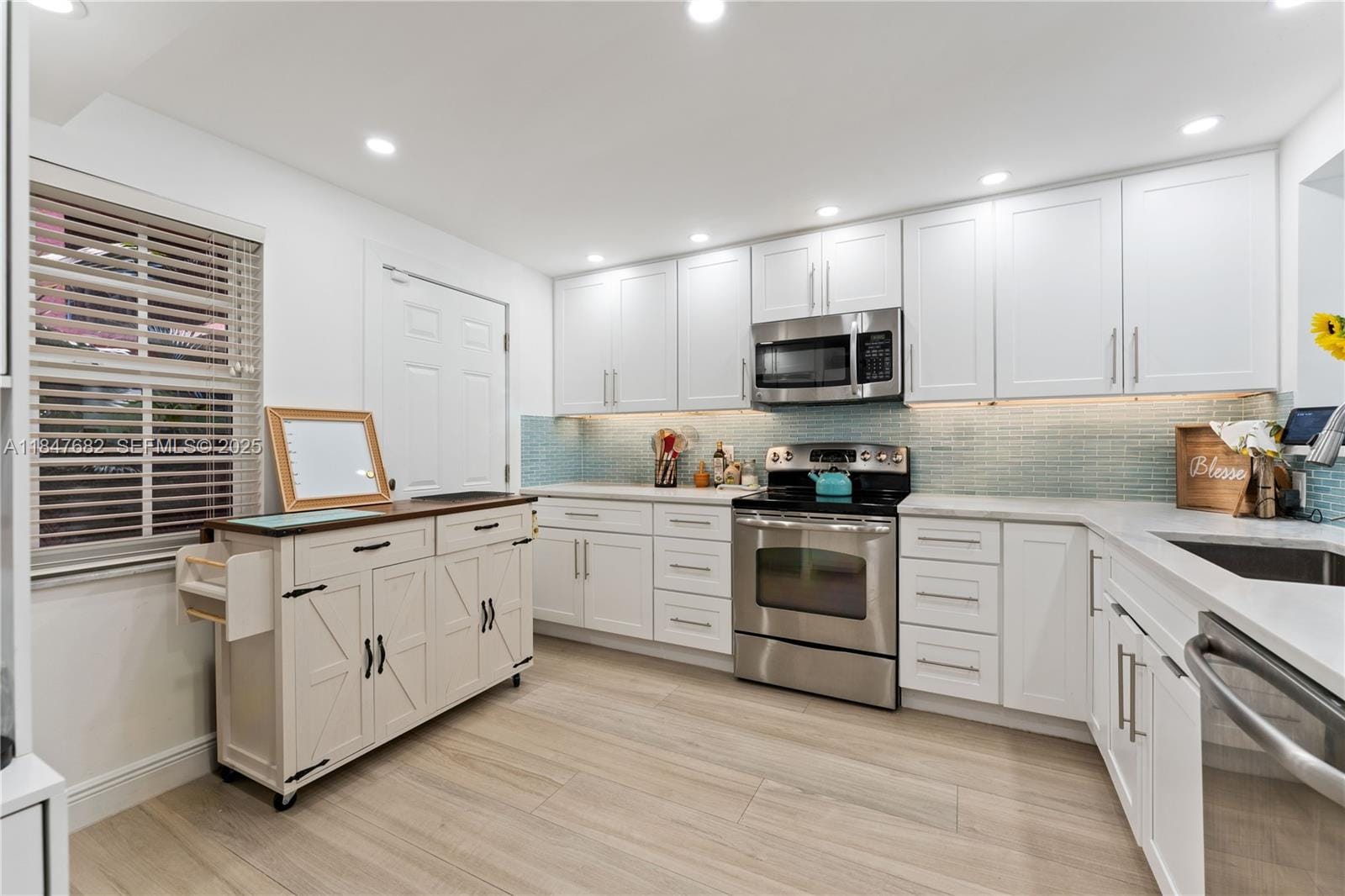 670 Tennis Club Drive 110, Fort Lauderdale, FL 33311 photo 7