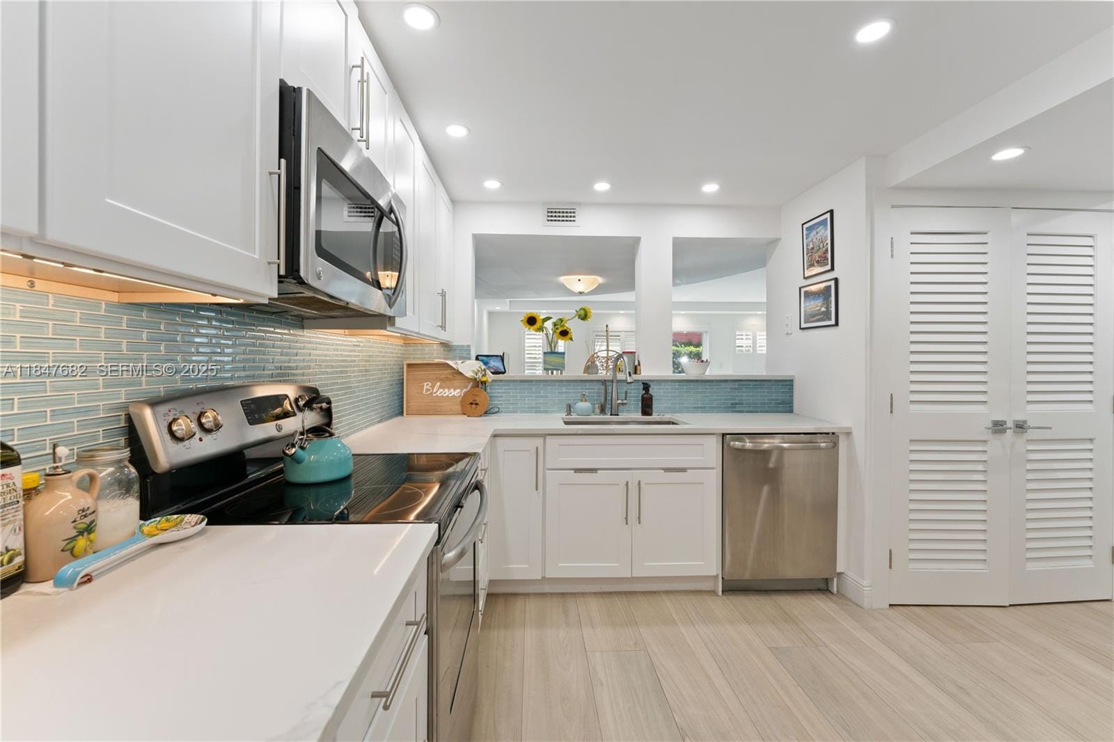 670 Tennis Club Drive 110, Fort Lauderdale, FL 33311 photo 10