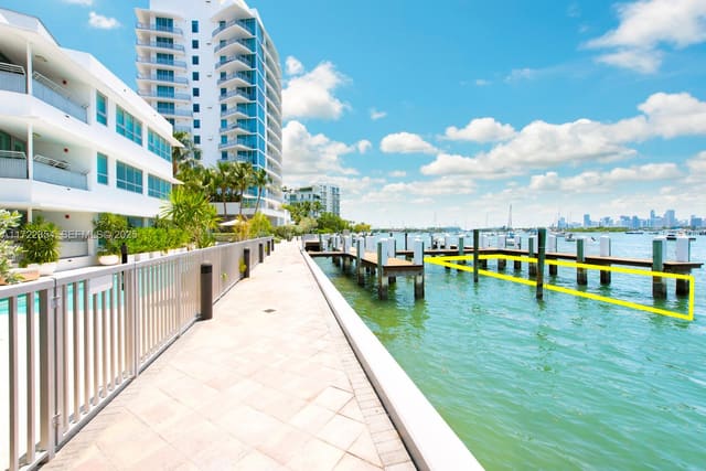 1445 16th Street 703, sold in Capri South Beach, Miami Beach, FL
