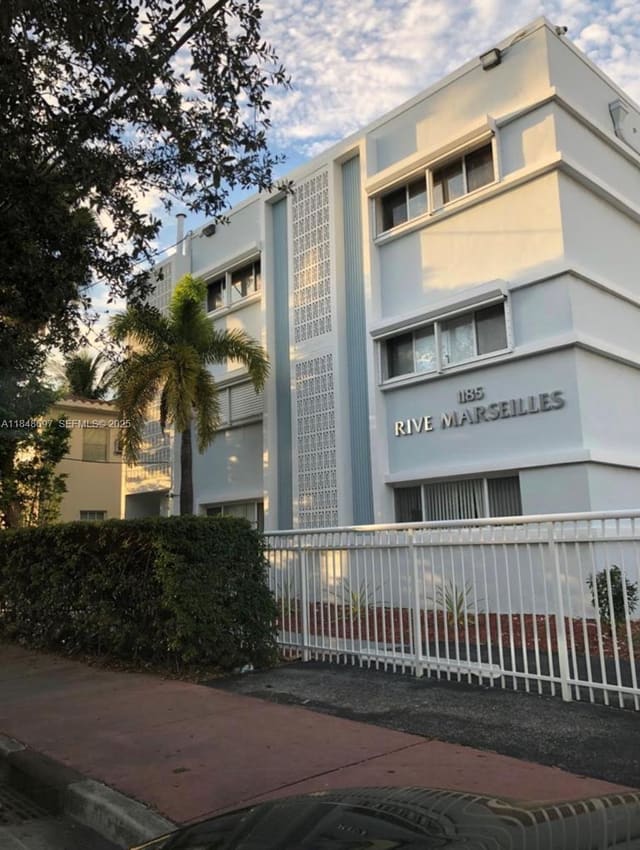 1185 Marseille Drive 310, Rive Marseilles, Miami Beach, FL