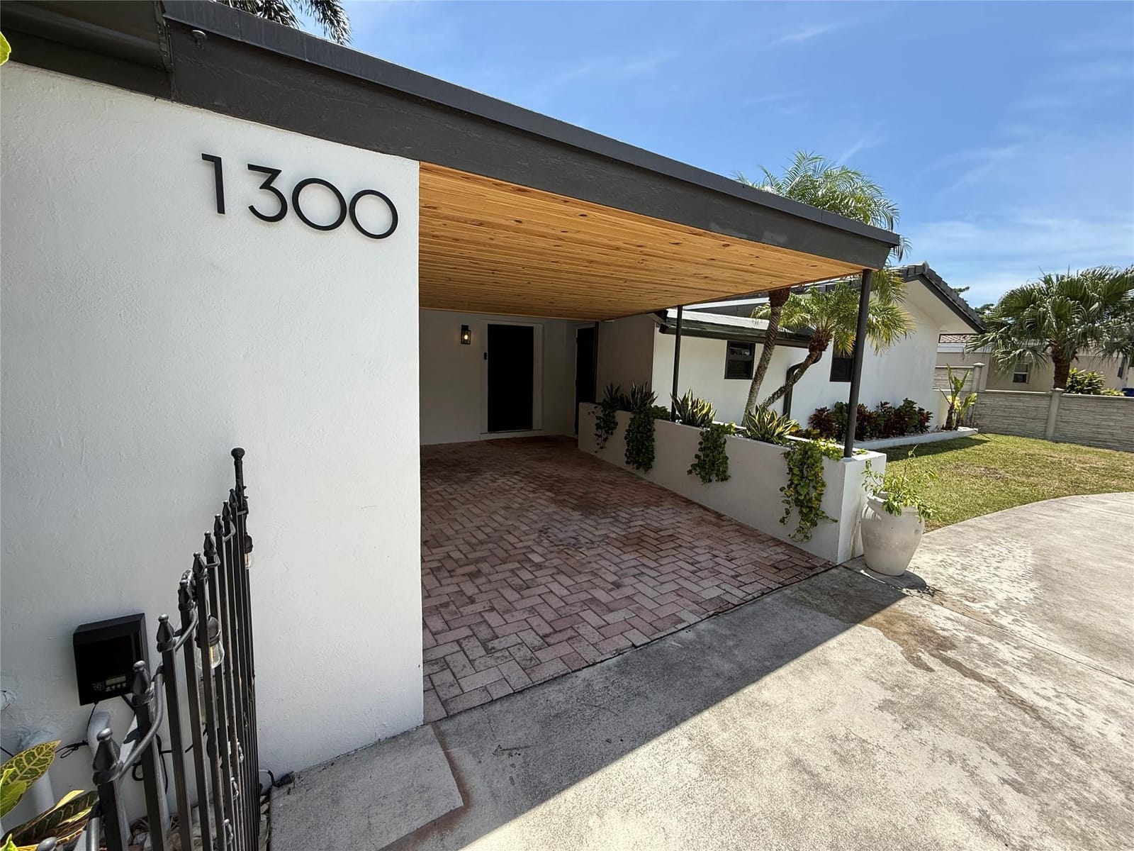 1300 SW 9th Avenue — photo 3