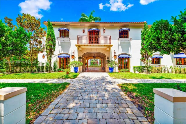 111 Aledo Avenue, Coral Gables, FL 33134