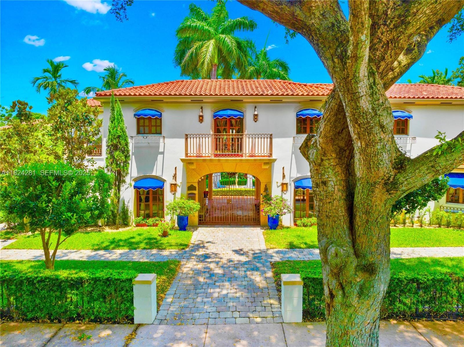 111 Aledo Avenue, Coral Gables, FL 33134 photo 2