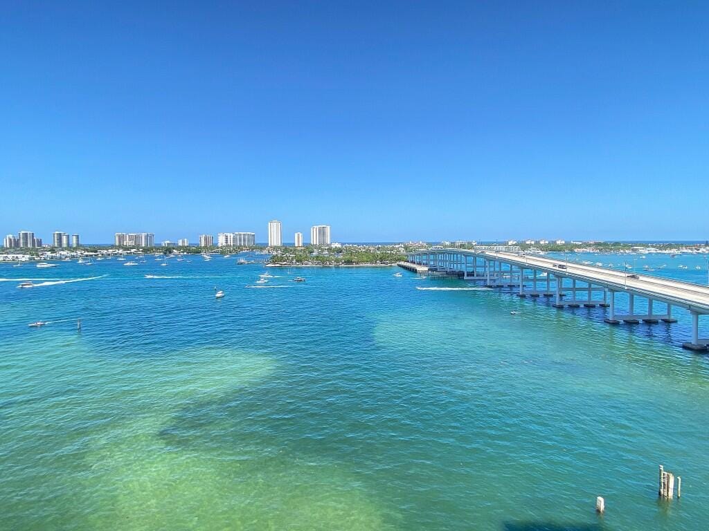 2640 Lake Shore Drive 1012, Riviera Beach, FL 33404
