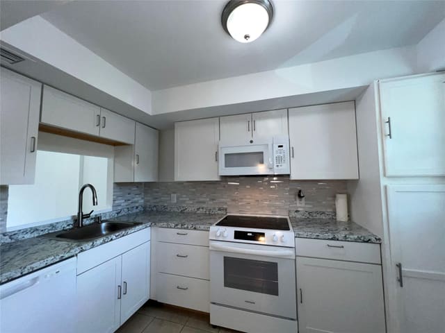 117 Royal Park Drive 2a, sold in Royal Park, Oakland Park, FL