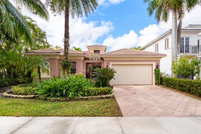 17928 Villa Club Way, sold in The Oaks At Boca Raton, Boca Raton, FL