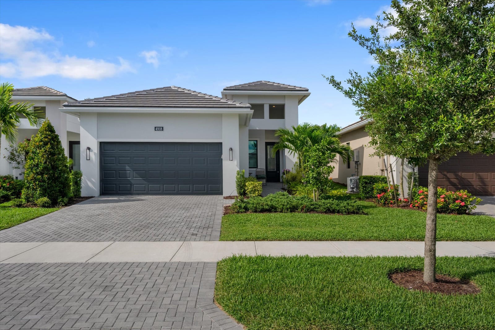 4918 Saint Armands Way — photo 2