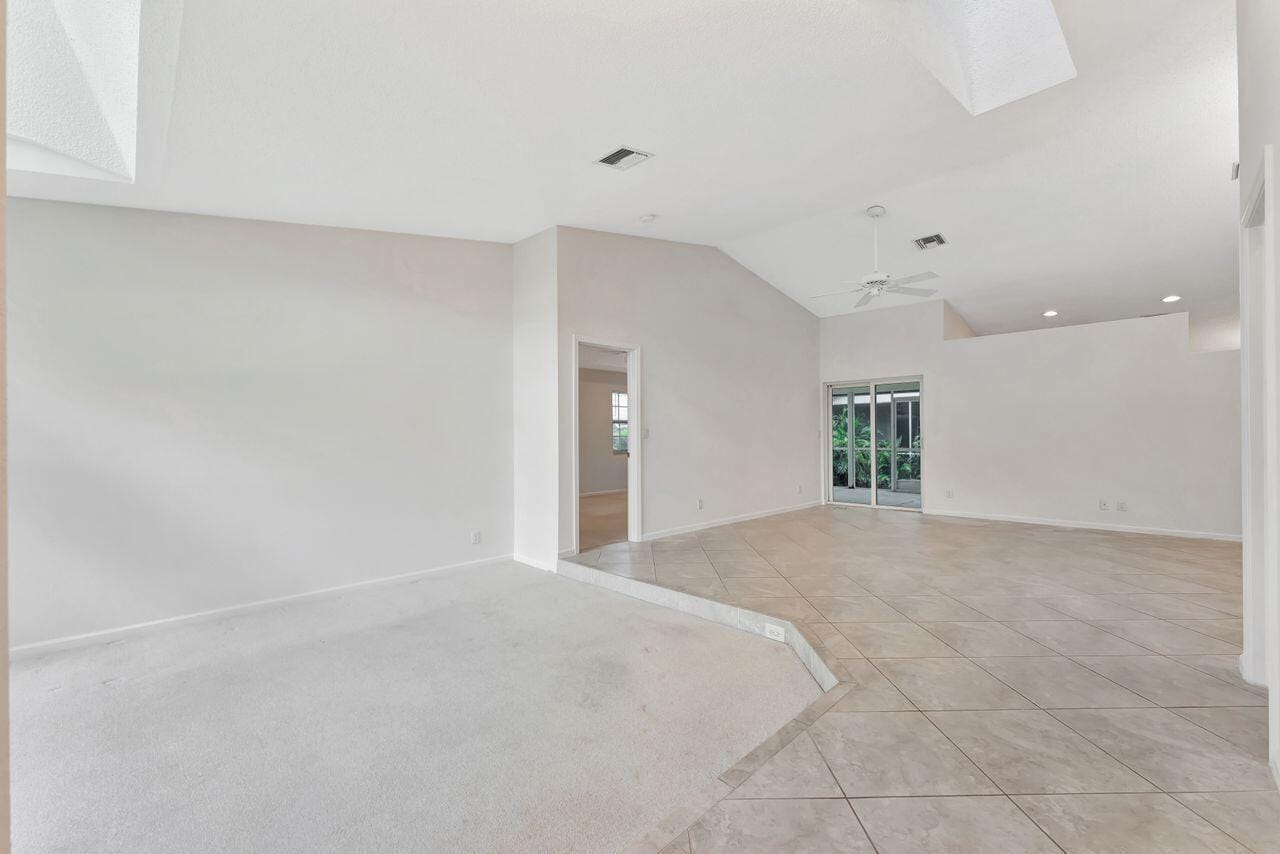 5395 Pine Circle — photo 3