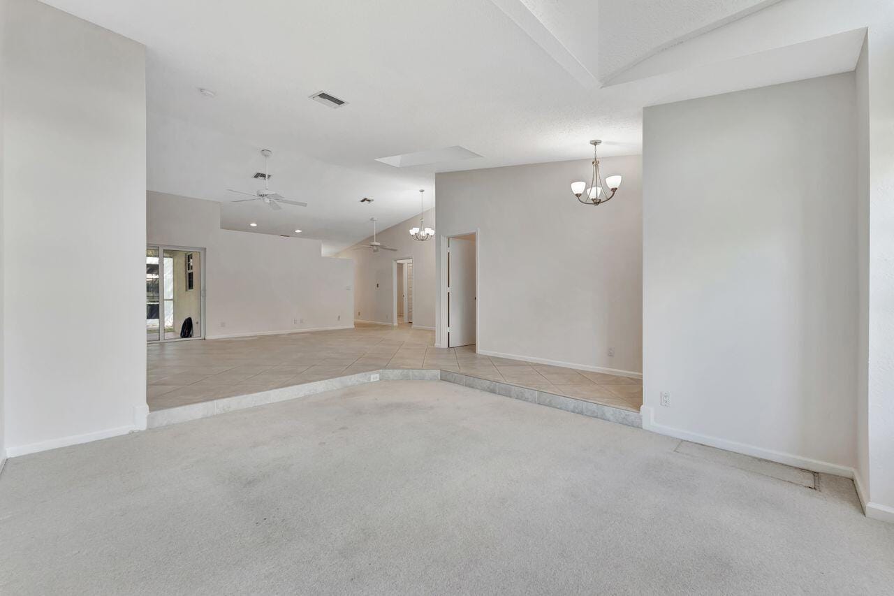 5395 Pine Circle — photo 8