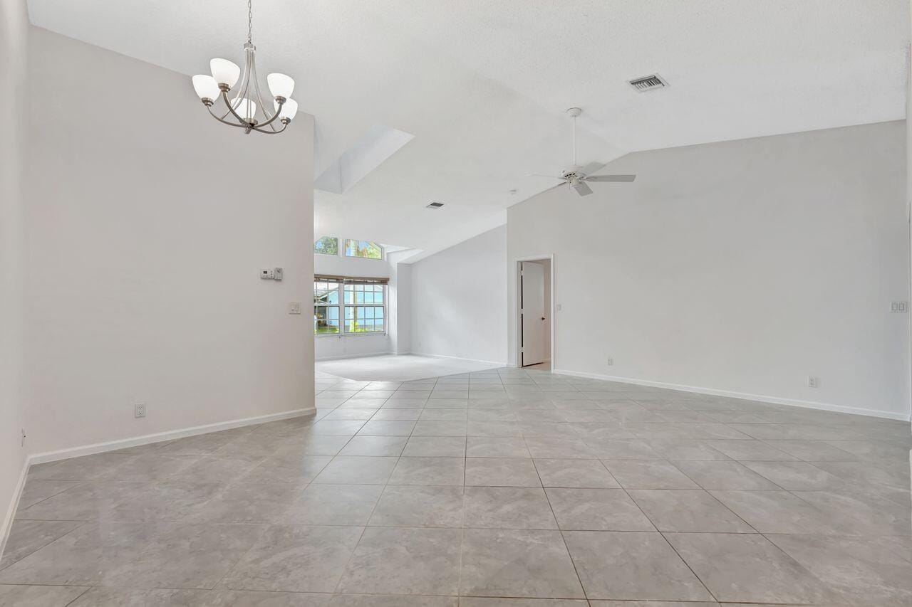 5395 Pine Circle — photo 10