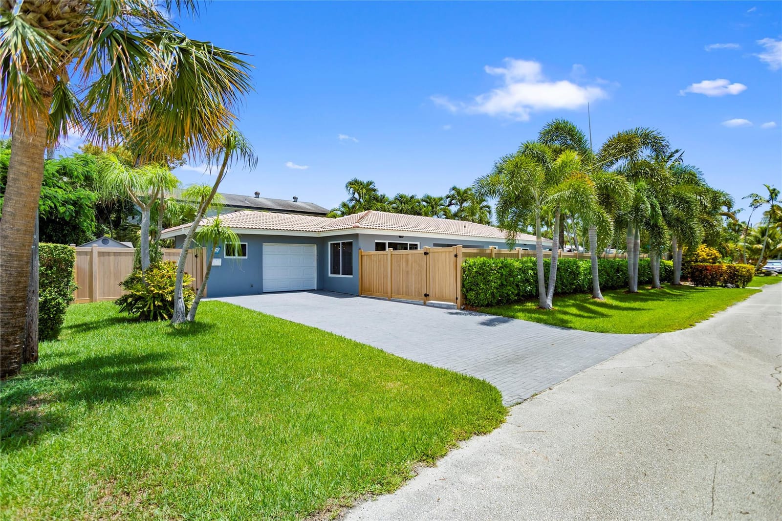 901 NE 18th Street, Fort Lauderdale, FL 33305 photo 2