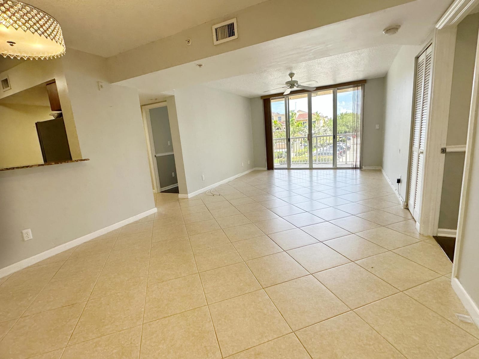 529 E Sheridan Street 2011 — photo 12