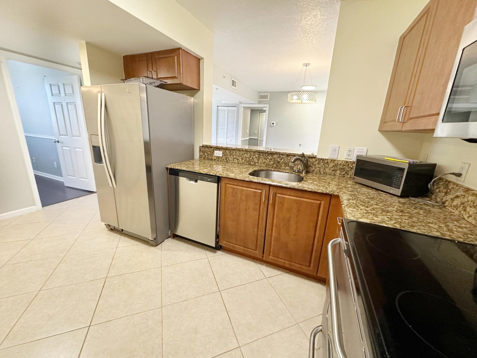 529 E Sheridan Street 2011 — photo 6