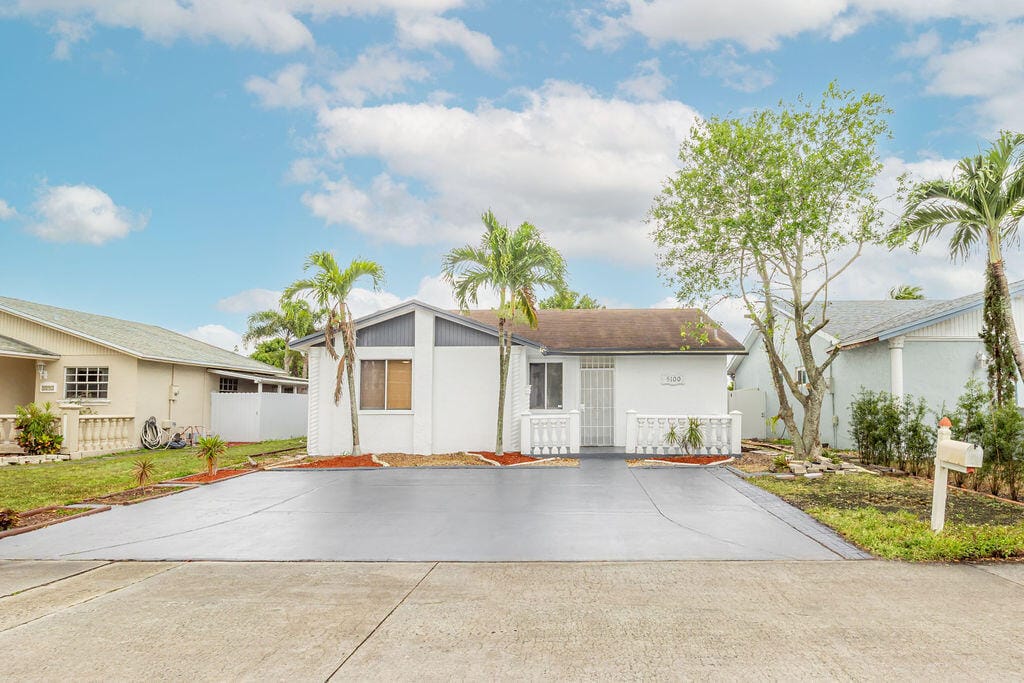 5100 NW 195th Terrace, Miami Gardens, FL 33055 photo 2