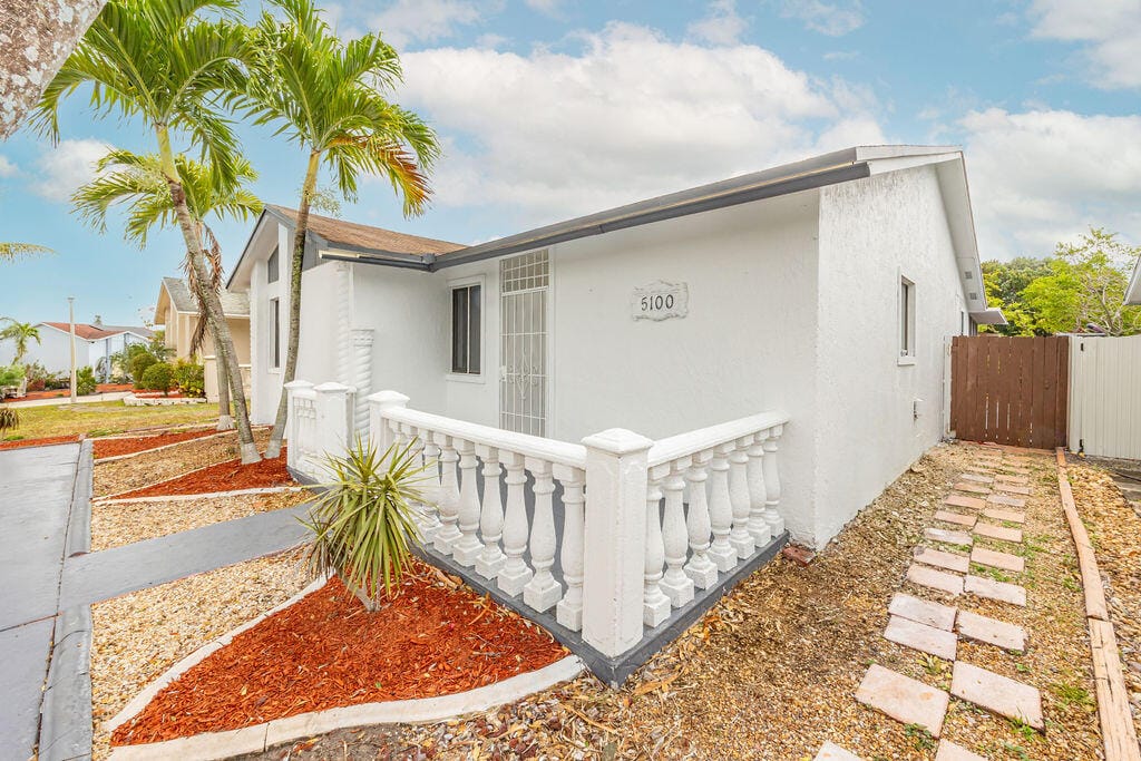 5100 NW 195th Terrace, Miami Gardens, FL 33055 photo 3