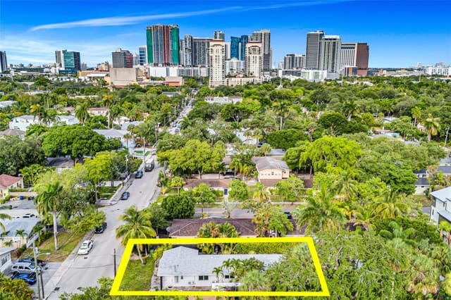 1004 W Las Olas Boulevard, sold in Waverly Place, Fort Lauderdale, FL