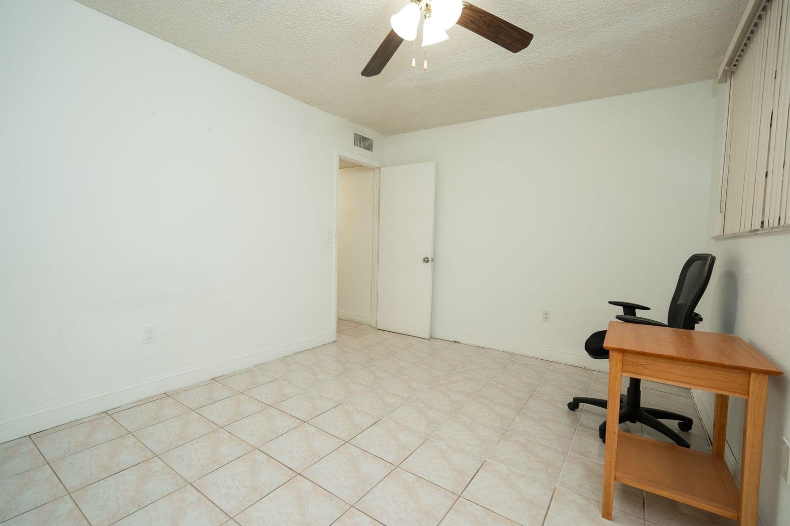 1900 W 68th Street I201, Hialeah, FL 33014 photo 17