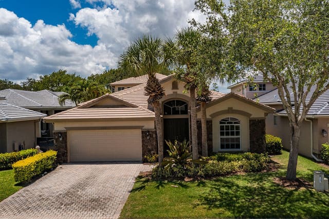 11218 Osprey Lake Lane, sold in Osprey Isles, Palm Beach Gardens, FL