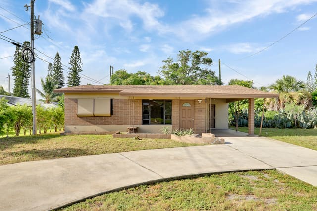 110 NW 5th Court, sold in Boynton Hills, Boynton Beach, FL
