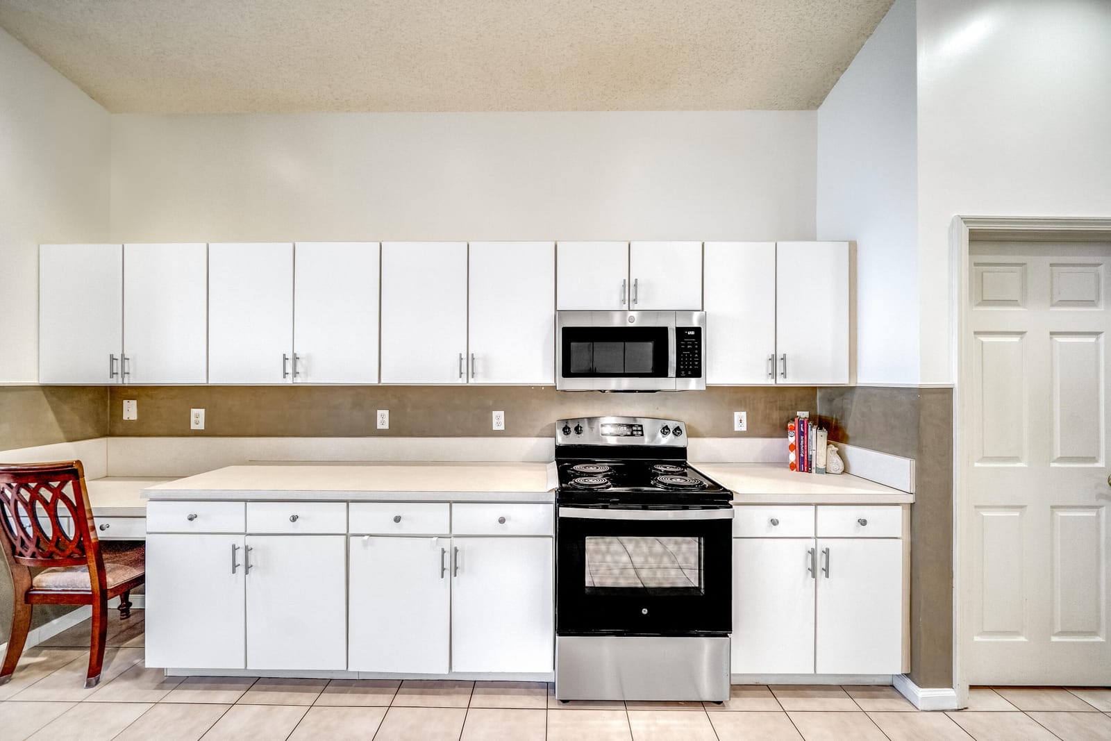 8056 Palm Gate Drive — photo 9