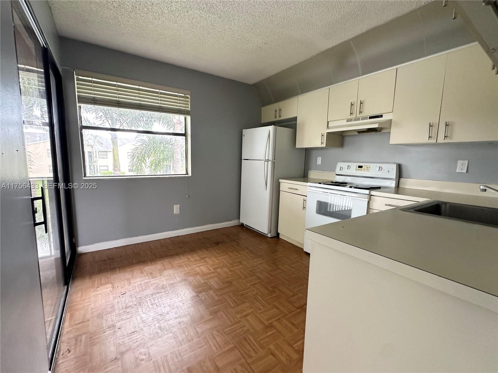 900 Constitution Drive 900L — photo 8