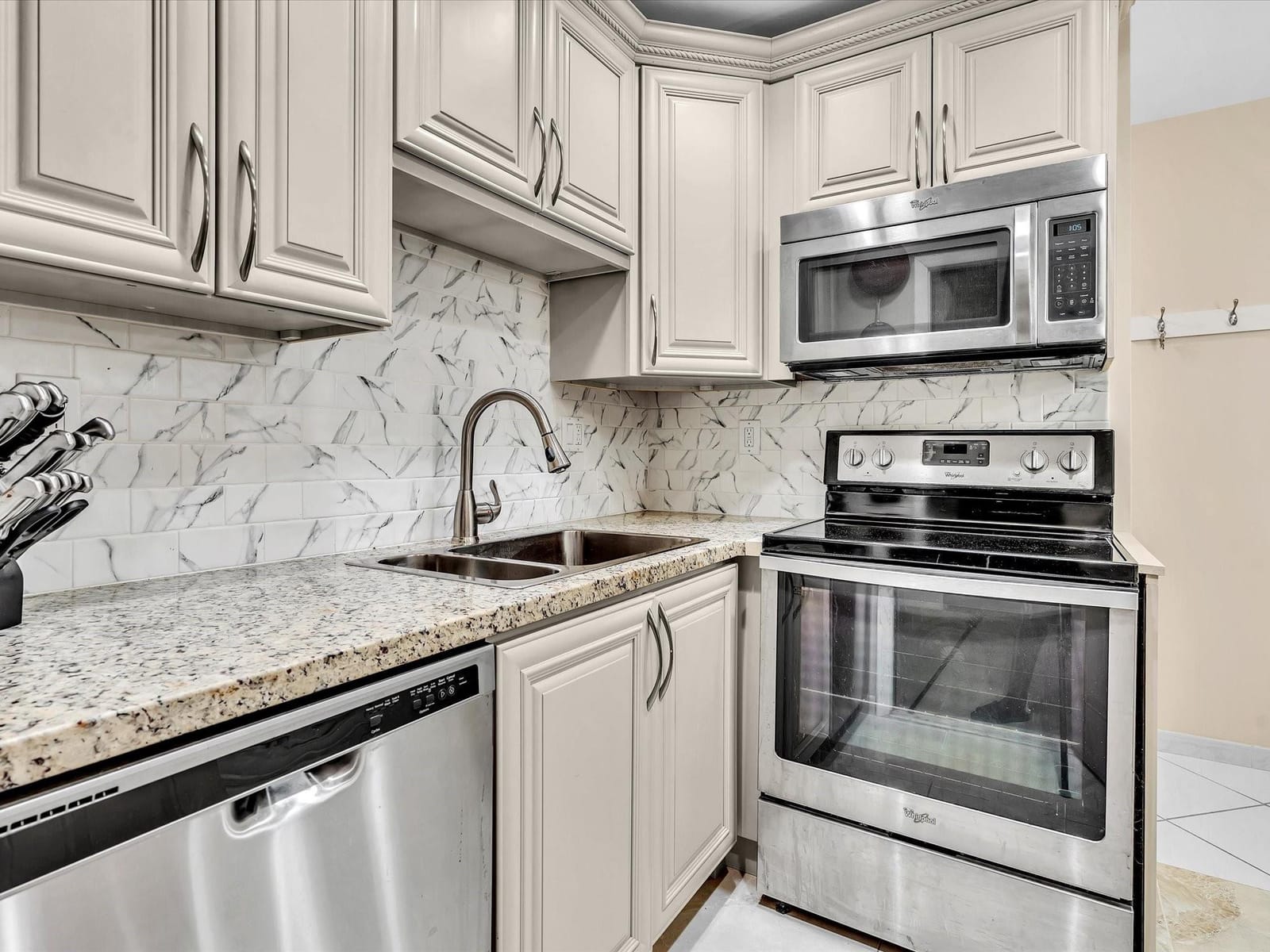 3020 NE 16th Avenue 204 E, Oakland Park, FL 33334 photo 5