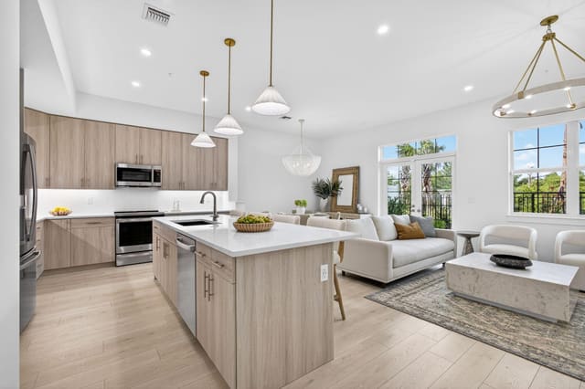 135 Water Pointe Place 22, sold in Water Pointe, Jupiter, FL