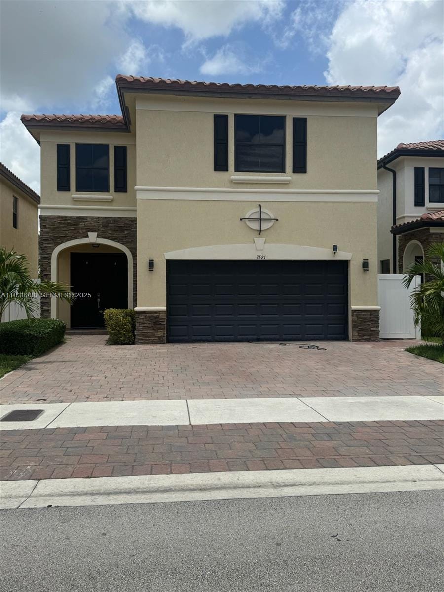 3521 W 86th Terrace, Hialeah, FL 33018