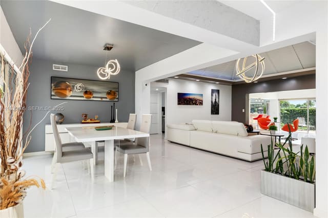 5712 White Hickory Circle, sold in Woodlands Sec Five, Tamarac, FL