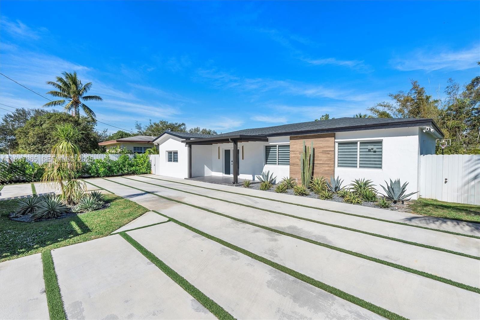 225 NE 150th Street, Miami, FL 33161 photo 2
