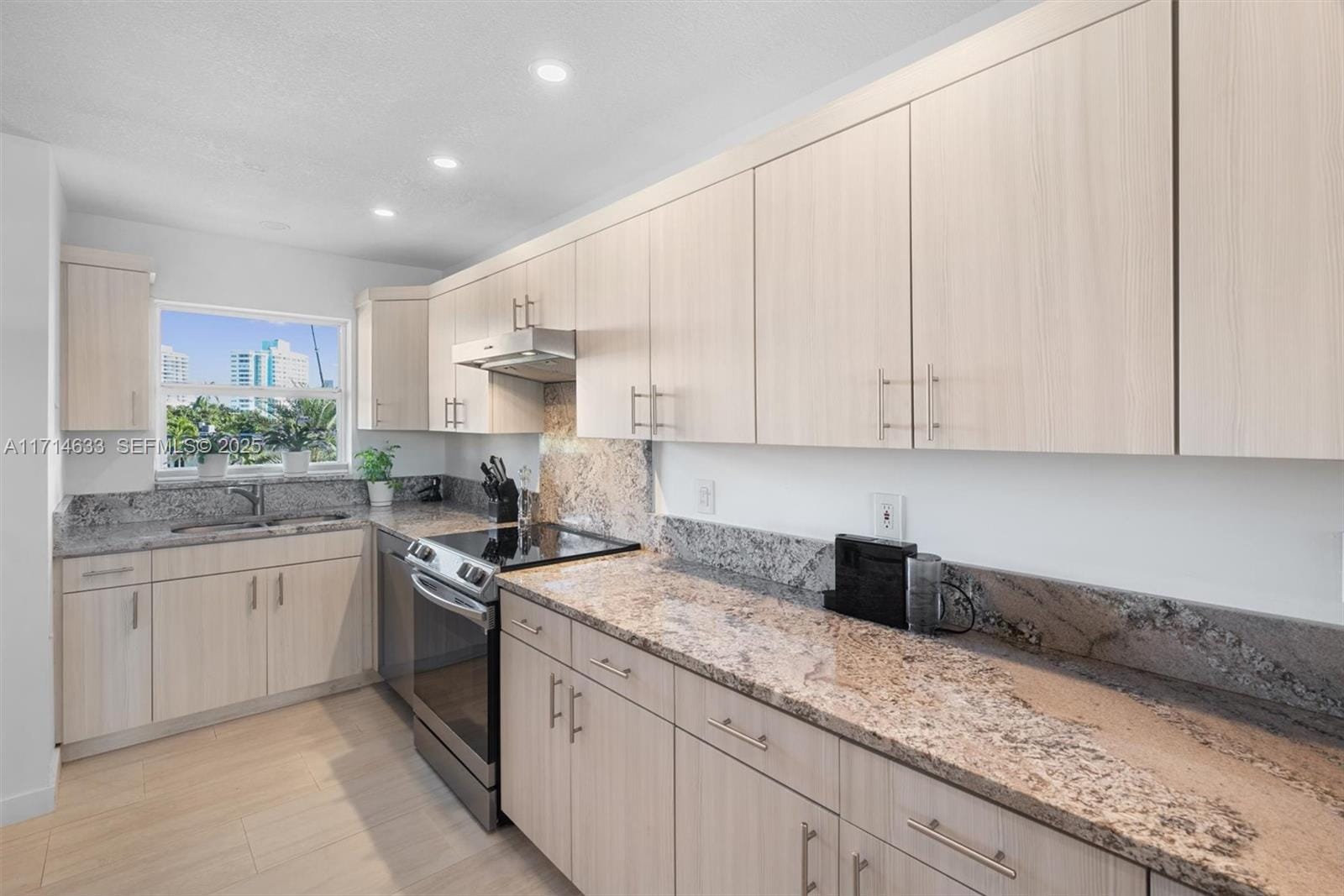 511 Bayshore Drive 304, Fort Lauderdale, FL 33304 photo 8