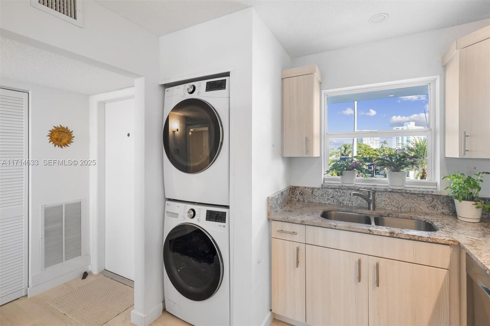 511 Bayshore Drive 304, Fort Lauderdale, FL 33304 photo 9