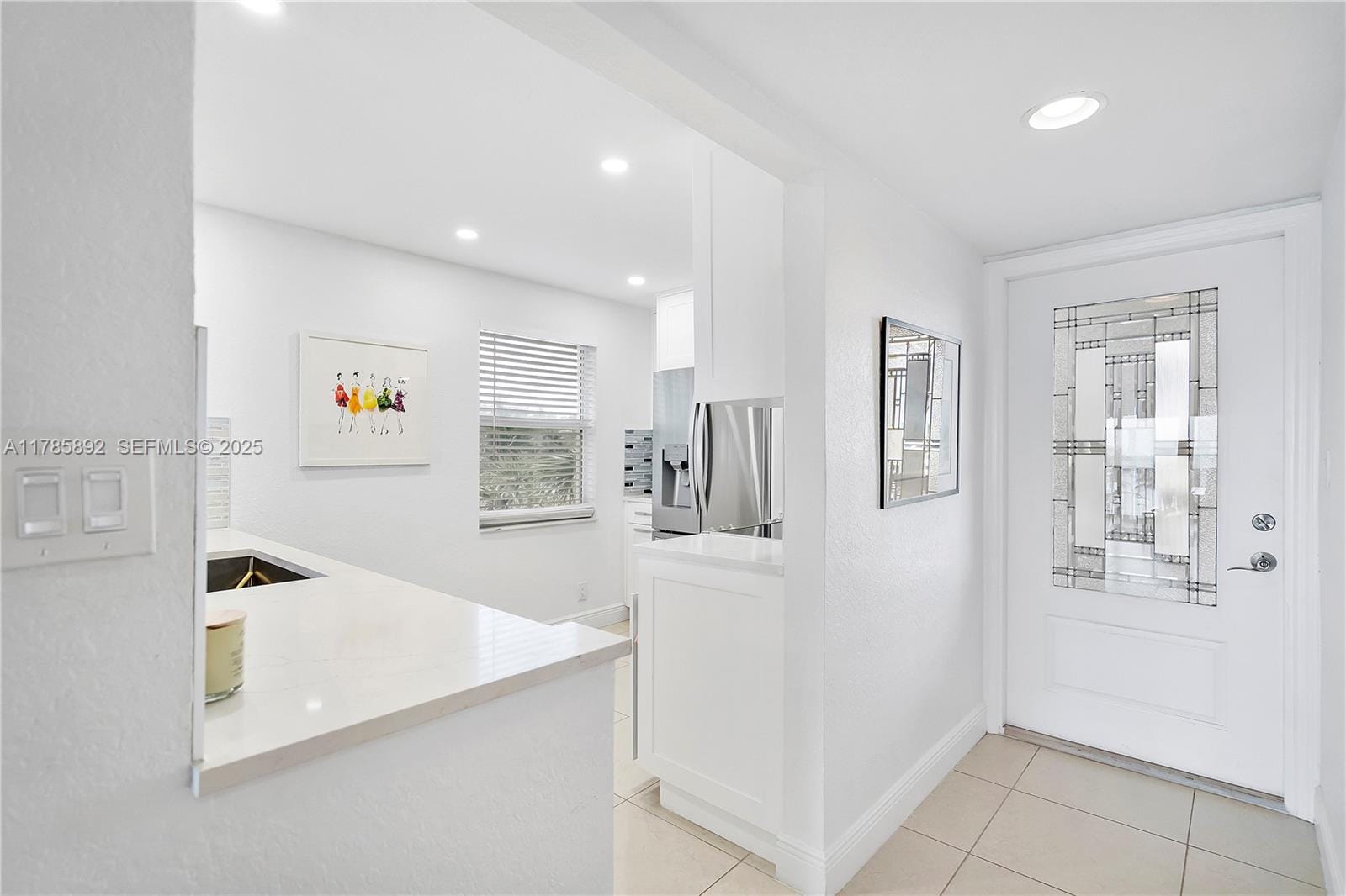 1069 Hillsboro Mile 308 — photo 4