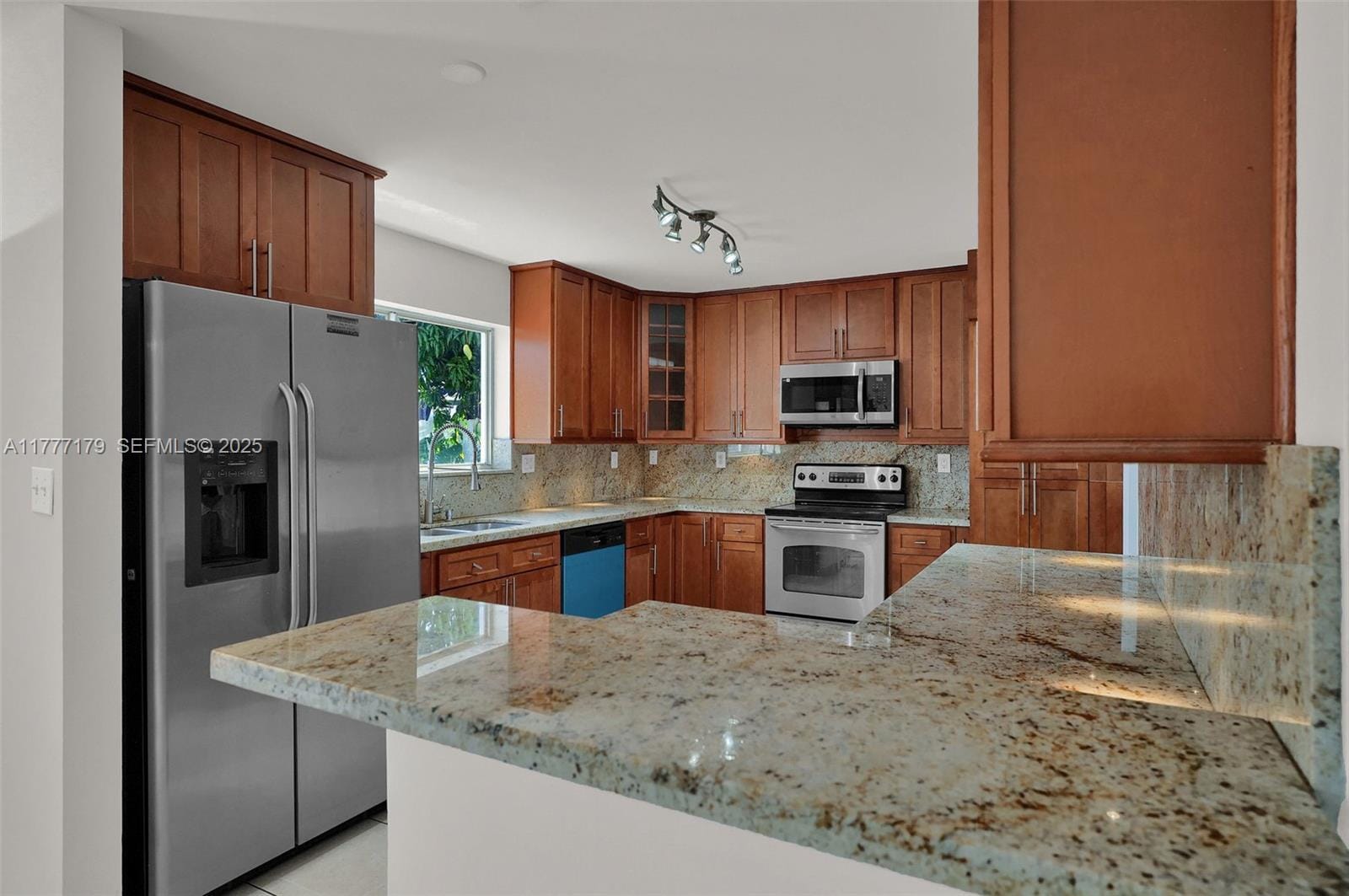 350 NE 212th Street, Miami, FL 33179 photo 8